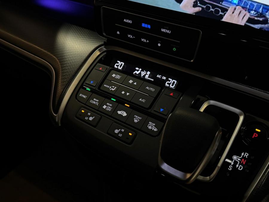 Stepwgn e:HEV EX Black Style - Image 5